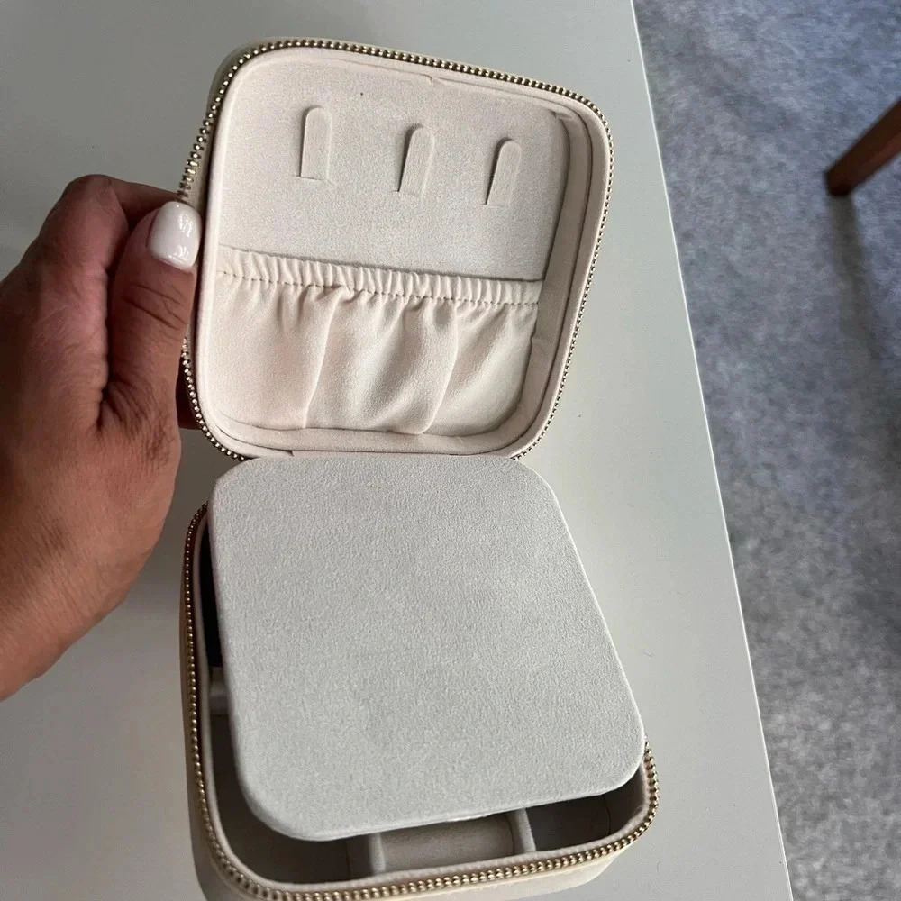 Small Travel Accessory Organizer - Picture 6 of 9